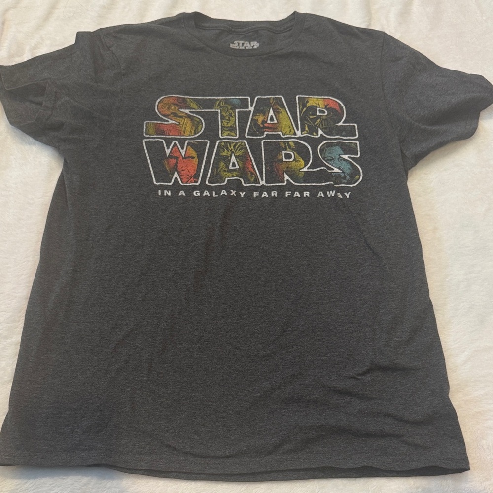 Star Wars Men’s T-Shirt Size Medium- Multicolor on Gray